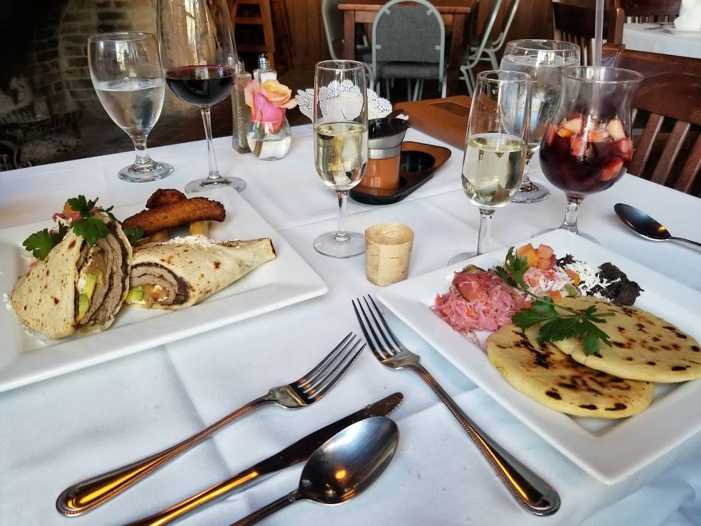 Chucherias Restaurant | restaurant | 101 2nd St #500, Holly Hill, FL 32117, USA | 3862390548 OR +1 386-239-0548