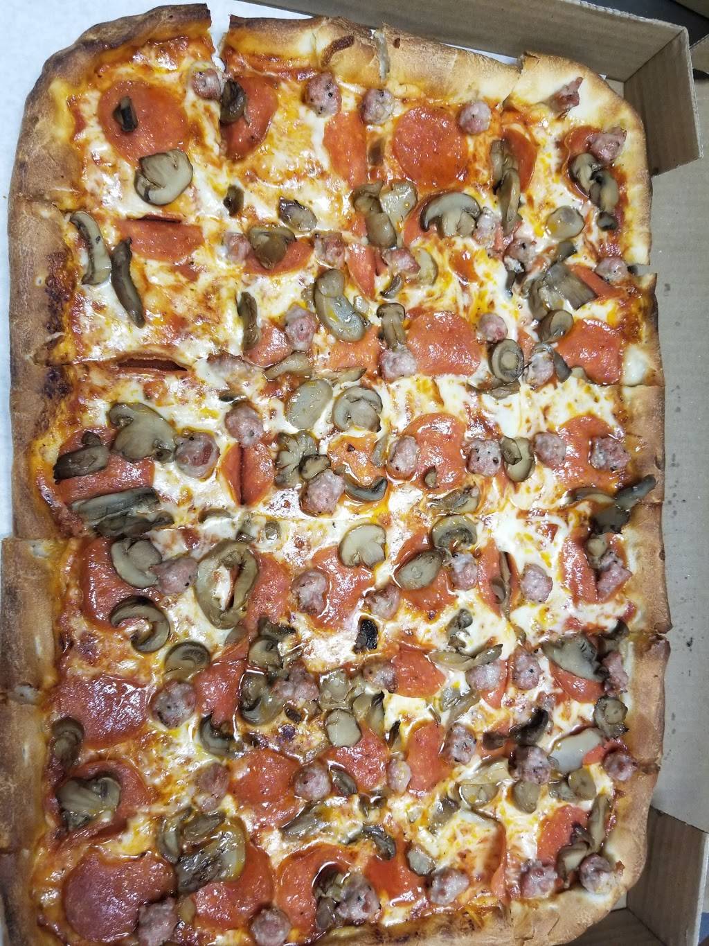 Nunzios Pizzeria | restaurant | 4478 Pearl Rd, Cleveland, OH 44109, USA | 2166611161 OR +1 216-661-1161