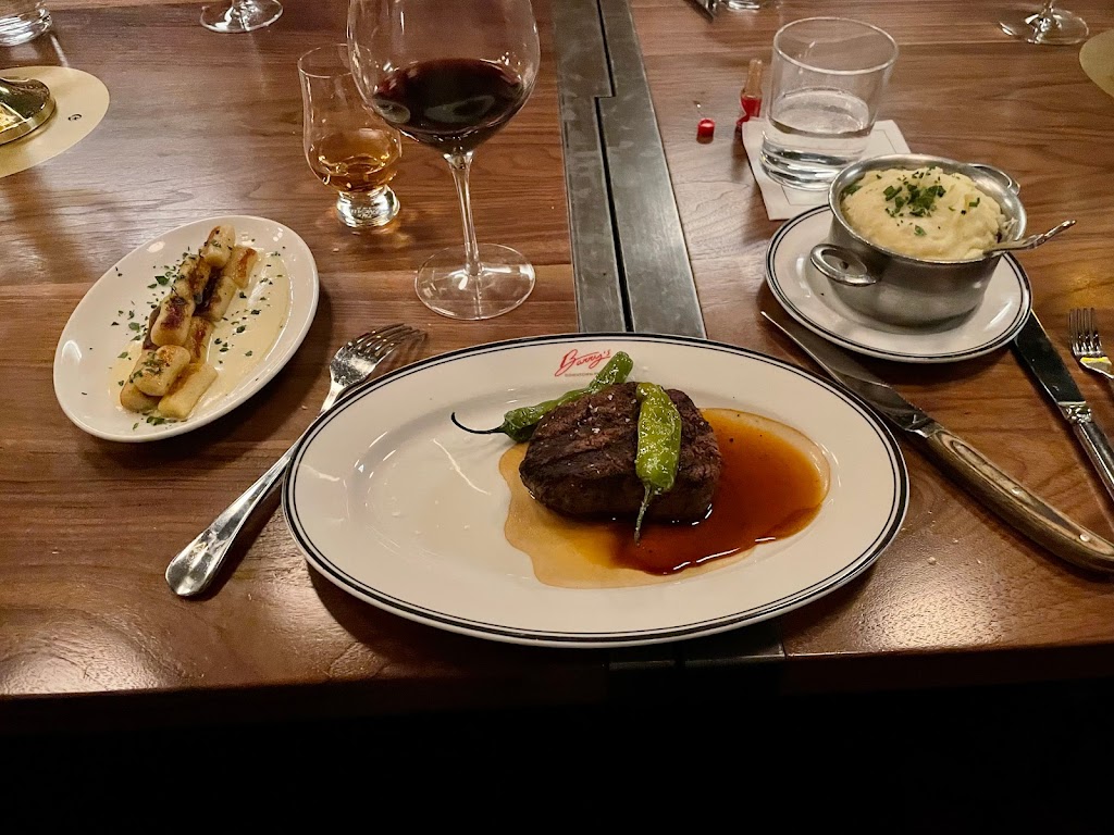 Barrys Downtown Prime | restaurant | 8 E Fremont St, Las Vegas, NV 89101, USA | 7027265504 OR +1 702-726-5504