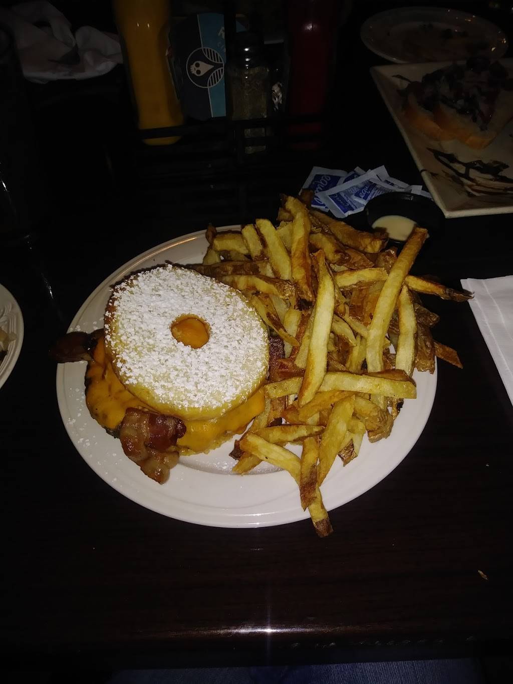 Speakeasy Lounge | night club | 136 N Park Ave, Warren, OH 44481, USA | 3306479232 OR +1 330-647-9232