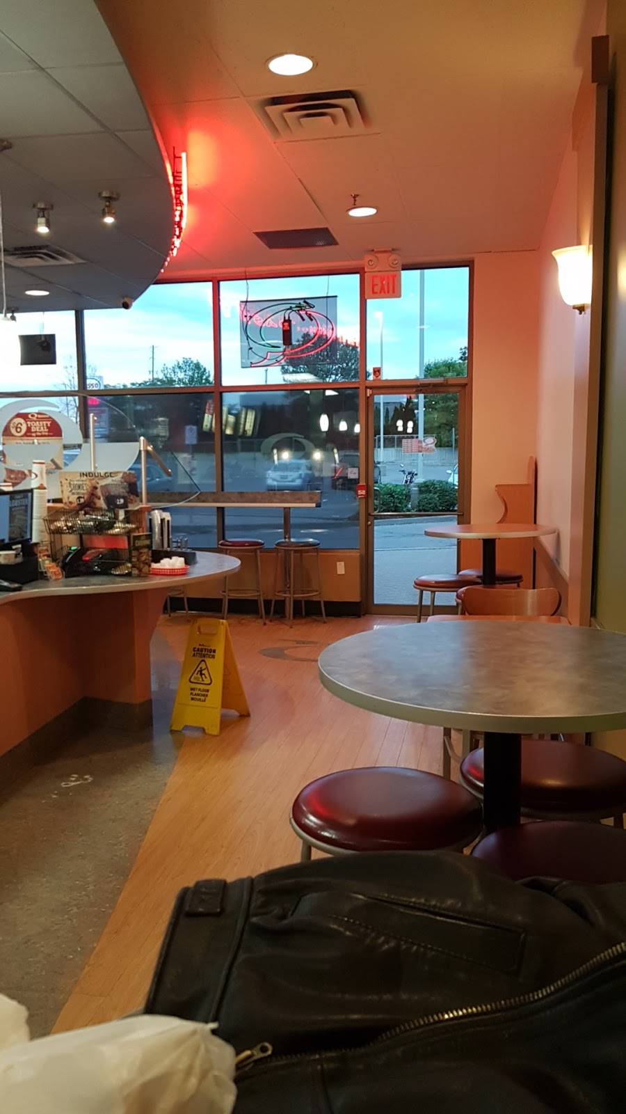 Quiznos | restaurant | 1100 Golf Links Rd Unit 3, Ancaster, ON L9K 1J8, Canada | 9053047821 OR +1 905-304-7821