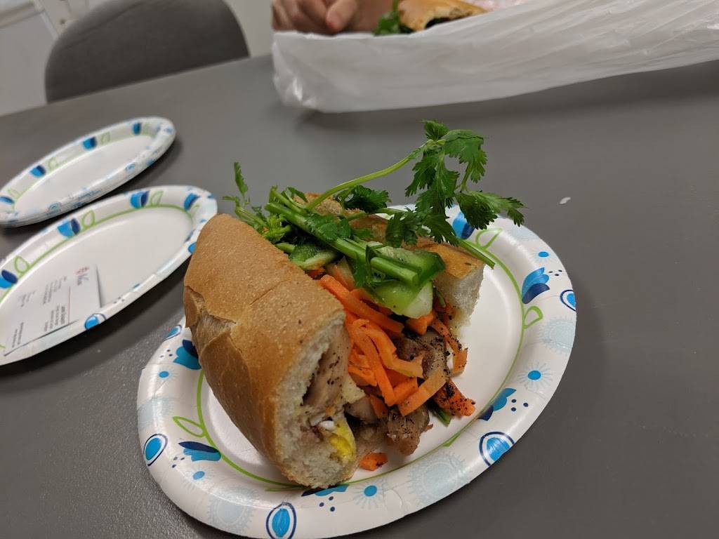 Lo Banh Mi Viet Hot Bread | restaurant | 3151 S 129th E Ave, Tulsa, OK 74134, USA | 9187796177 OR +1 918-779-6177