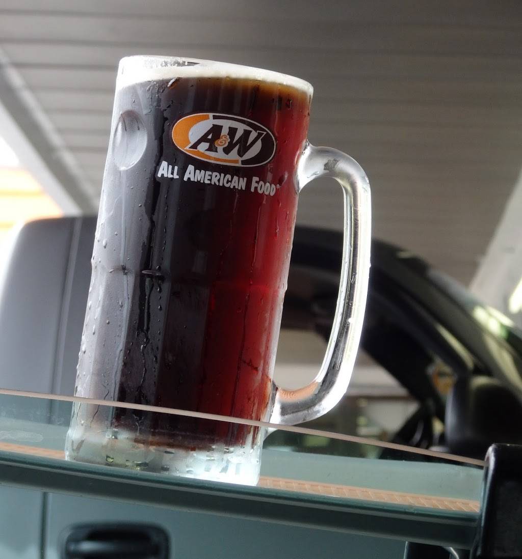A&W Restaurant | restaurant | 769 E Main St, Ravenna, OH 44266, USA | 3302965028 OR +1 330-296-5028