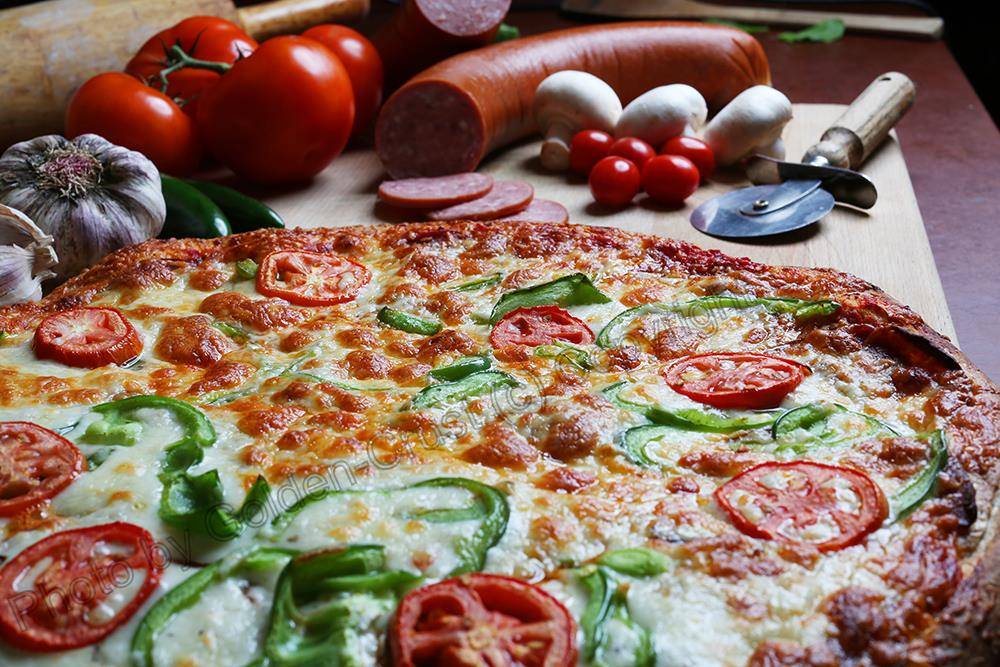 Golden Crust Pizzeria | restaurant | 293 St Laurent Blvd, Ottawa, ON K1K 2Z3, Canada | 6137412323 OR +1 613-741-2323