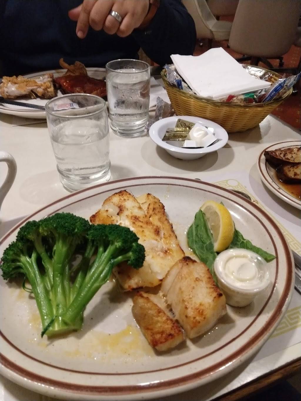 Family Restaurant | restaurant | 902 W Kimberly Rd, Davenport, IA 52806, USA | 5633861004 OR +1 563-386-1004