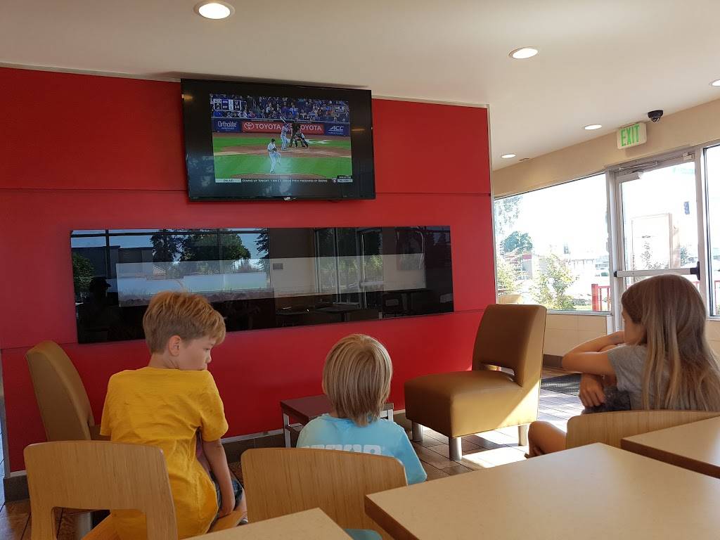 Wendys | restaurant | 1510 E F St, Oakdale, CA 95361, USA | 2098445320 OR +1 209-844-5320