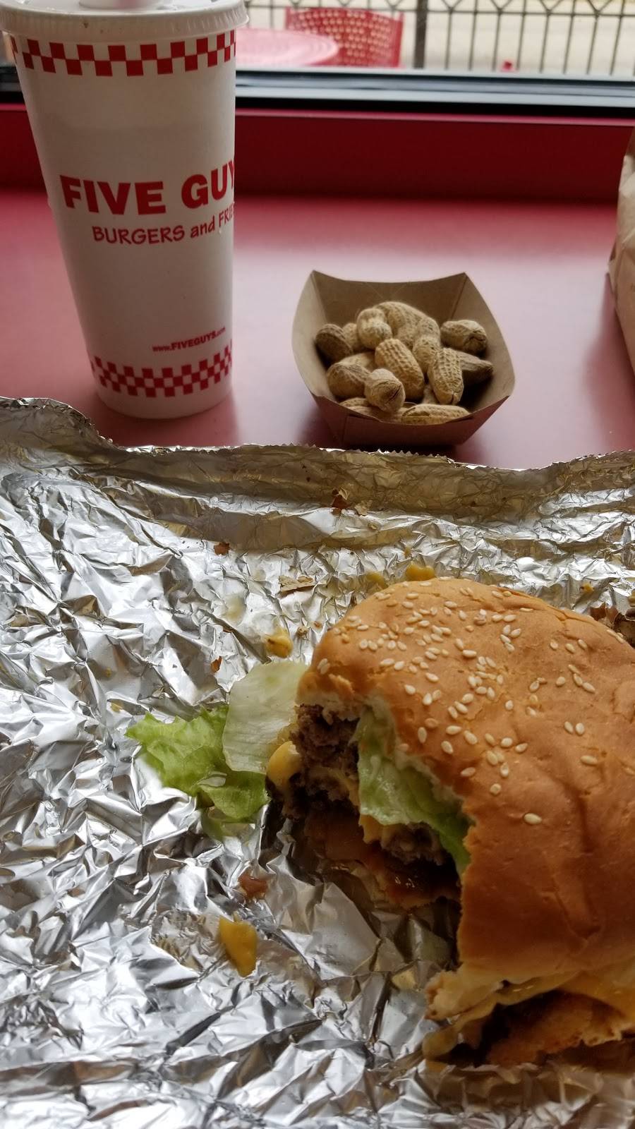 Five Guys | meal takeaway | 611 Highgrove Pl, Rockford, IL 61108, USA | 8152267020 OR +1 815-226-7020