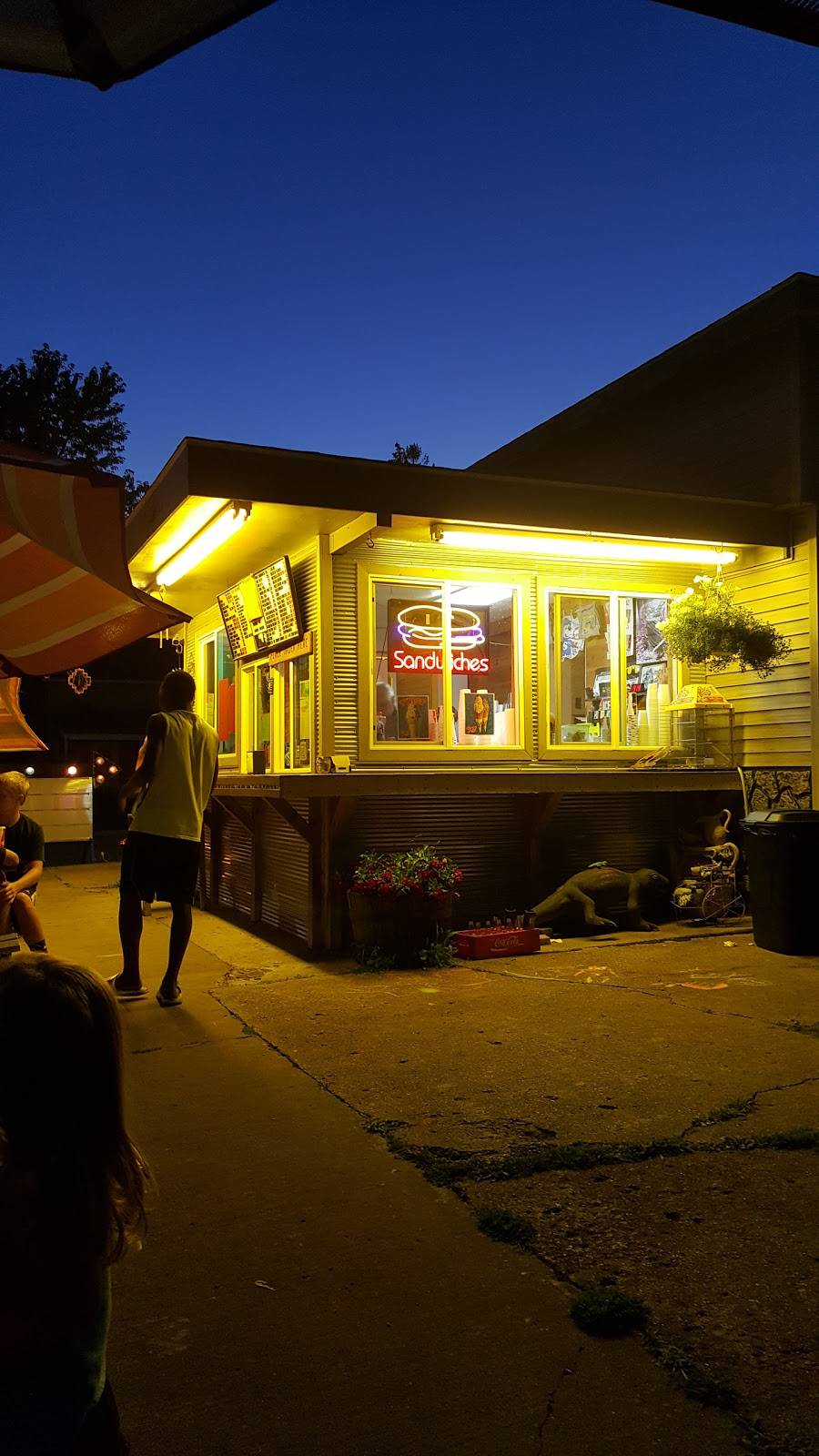 Tiajuana Crossing | restaurant | 286 W 6th St, Richland Center, WI 53581, USA | 6086478771 OR +1 608-647-8771