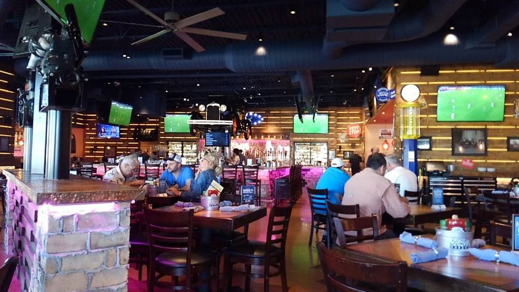 Fords Garage | restaurant | 26210 US Hwy 19 N, Clearwater, FL 33761, USA | 7272283673 OR +1 727-228-3673