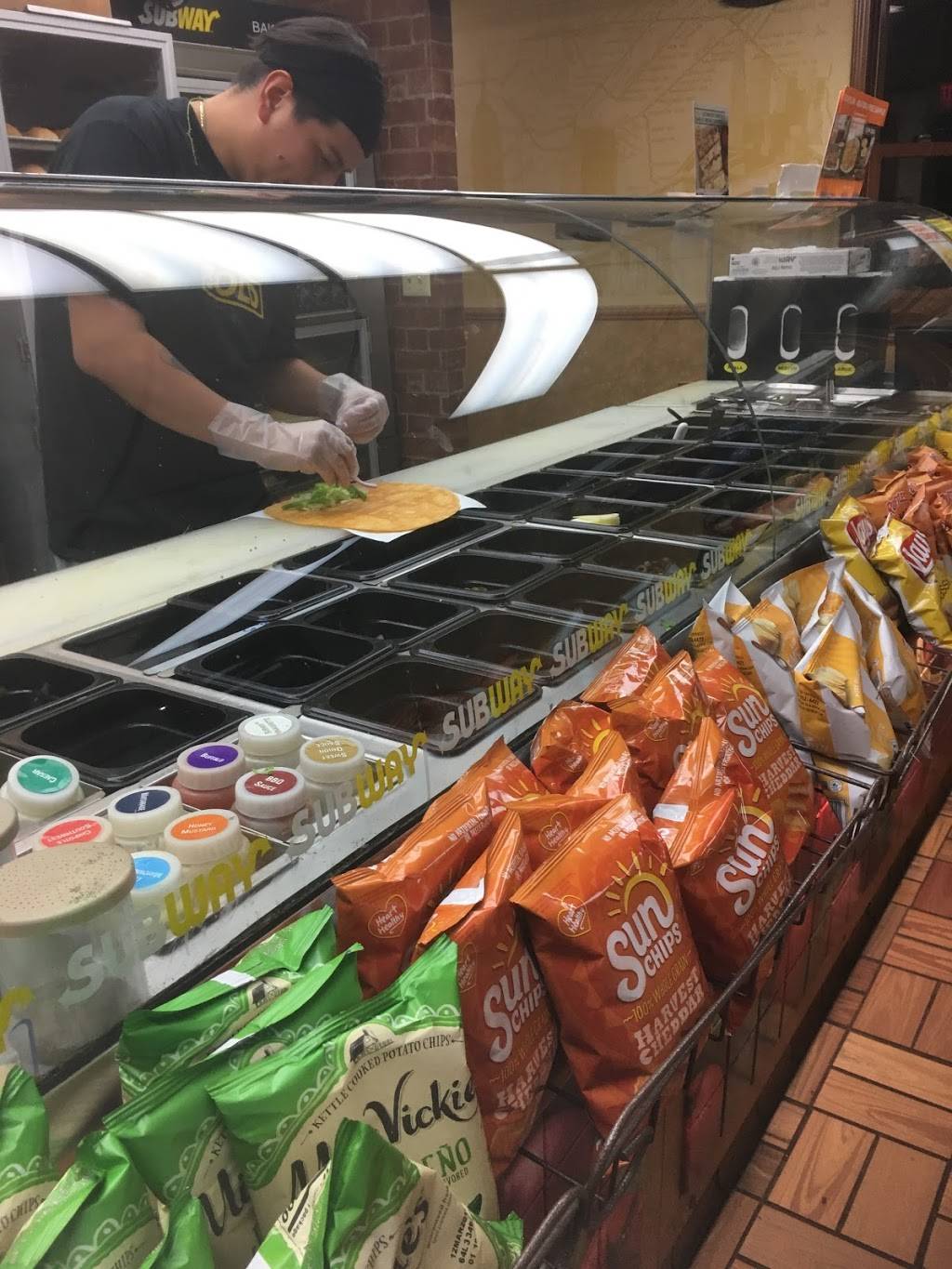 Subway | restaurant | 815 River Rd, Shelton, CT 06484, USA | 2039292115 OR +1 203-929-2115