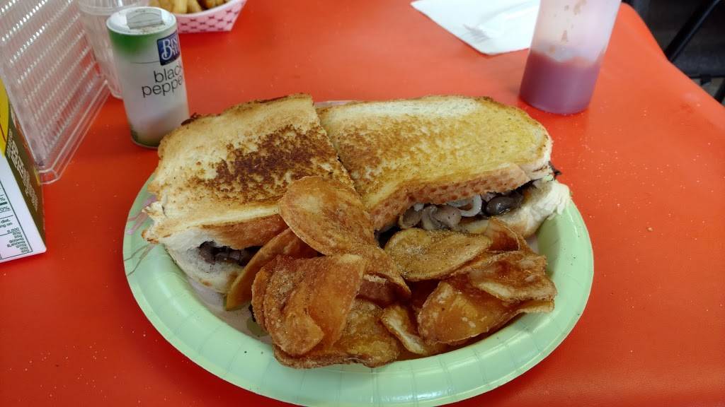 Loras Beef And Cheddar | restaurant | 528 Ridge St, Freeland, PA 18224, USA | 5706363157 OR +1 570-636-3157