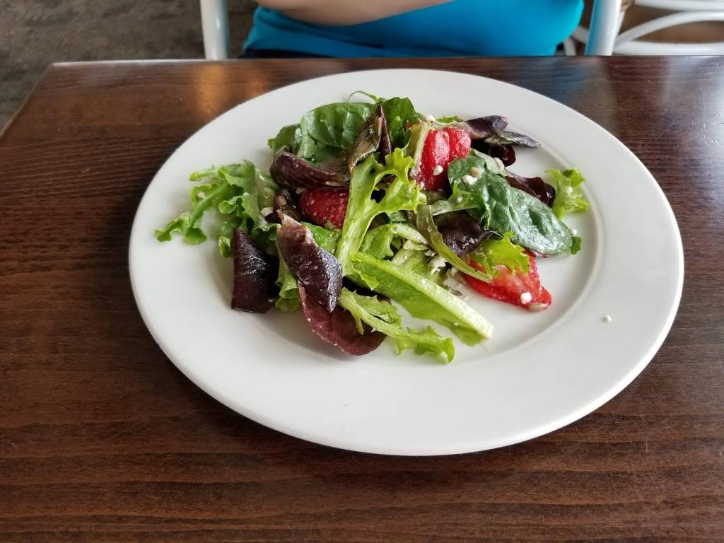 Serengeti Overlook Resturant And Pub | restaurant | 10165 McKinley Dr, Tampa, FL 33612, USA | 8138844386 OR +1 813-884-4386