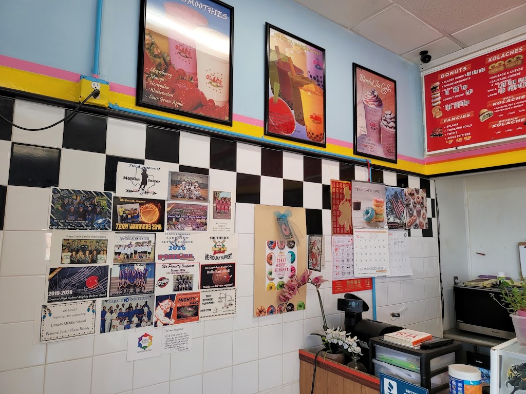 Campus Donuts And Kolaches | bakery | 2303 N Bryant Blvd, San Angelo, TX 76903, USA | 3257035020 OR +1 325-703-5020