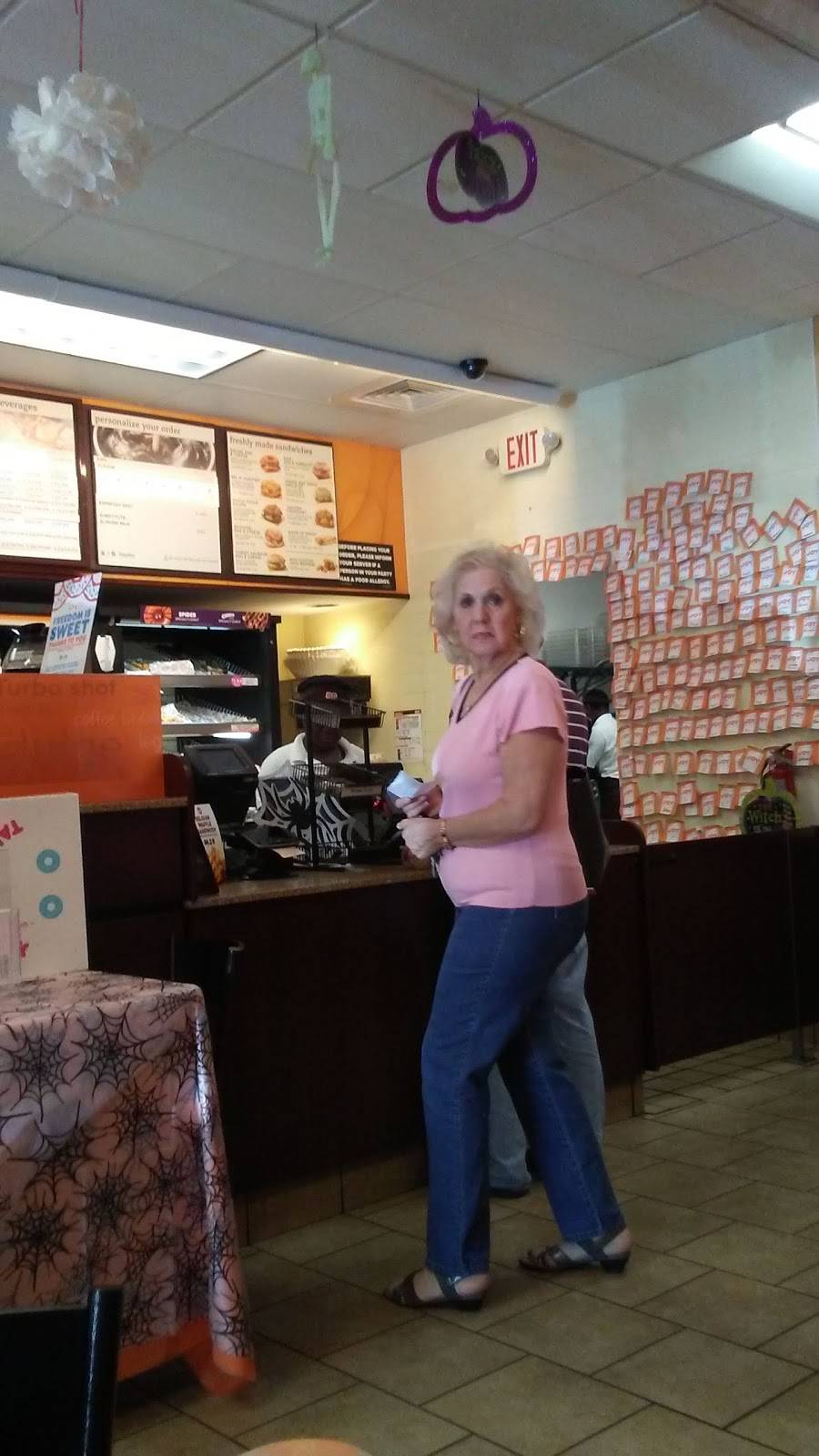 Dunkin | bakery | 8175 Wiles Rd, Coral Springs, FL 33067, USA | 9547554882 OR +1 954-755-4882