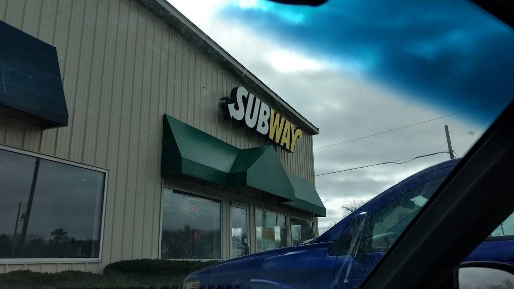 Subway | restaurant | 6370 Airline Hwy, Fruitport, MI 49415, USA | 2318651112 OR +1 231-865-1112