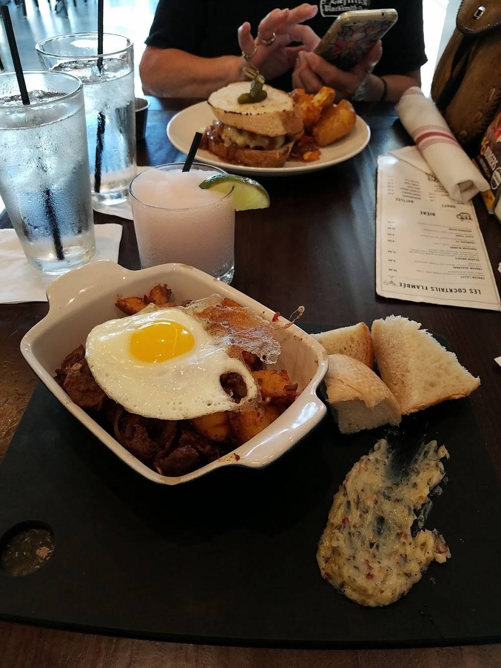 Pizza Byronz | restaurant | 8210 Village Plaza Ct, Baton Rouge, LA 70810, USA | 2259601100 OR +1 225-960-1100