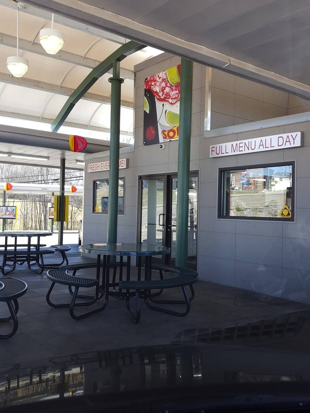 Sonic Drive-In | restaurant | 350 Gallatin Rd, Scottsville, KY 42164, USA | 2702374660 OR +1 270-237-4660