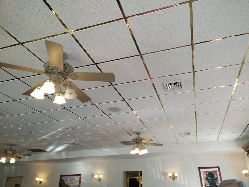 Giannottis Country Manor | restaurant | 3118 Pricetown Rd, Fleetwood, PA 19522, USA | 6109292860 OR +1 610-929-2860