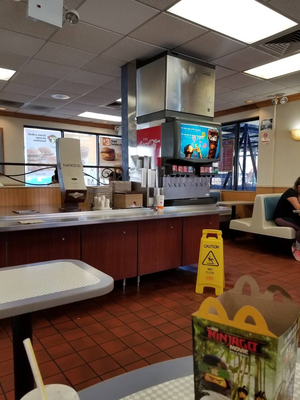 McDonalds | cafe | 5765 Broadway, Bronx, NY 10463, USA | 7187964447 OR +1 718-796-4447