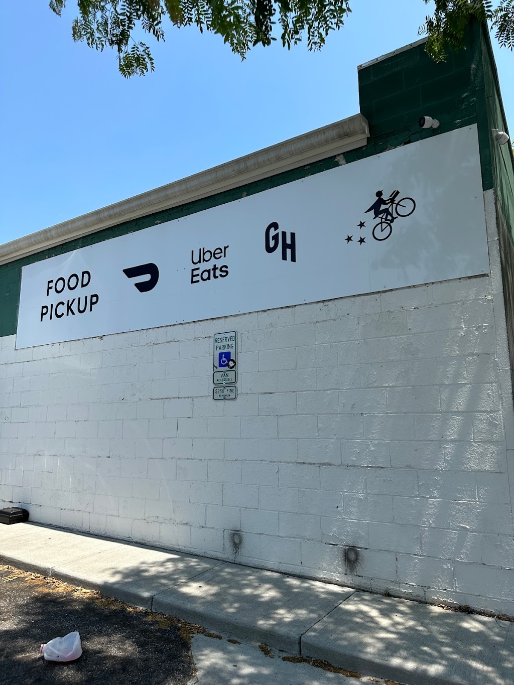 Seoul City Wings | restaurant | 3915 Carnegie Ave K26, Cleveland, OH 44115, USA | 2164380288 OR +1 216-438-0288