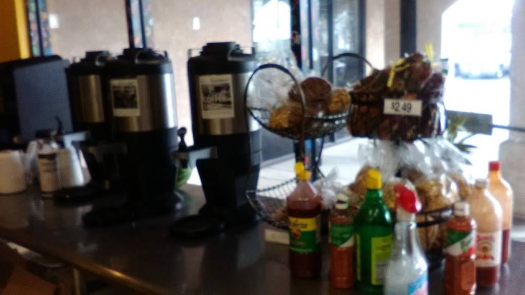 Deli-Café 3 Hermanos | restaurant | 545 E Alisal St suite e, Salinas, CA 93905, USA | 8316763381 OR +1 831-676-3381