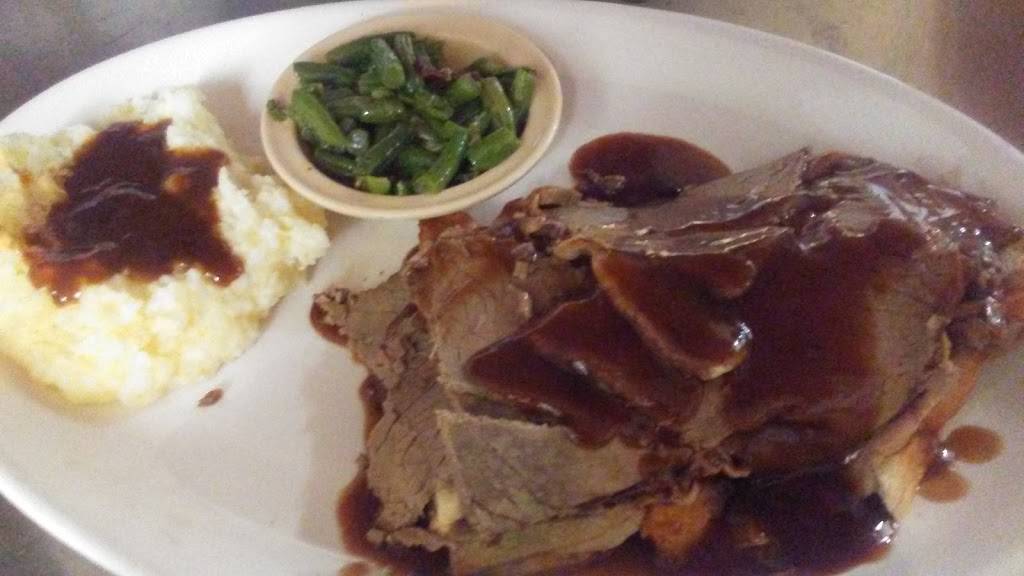 Julies Diner | restaurant | 157 Hathaway Ave, Bronson, FL 32621, USA | 3524869037 OR +1 352-486-9037