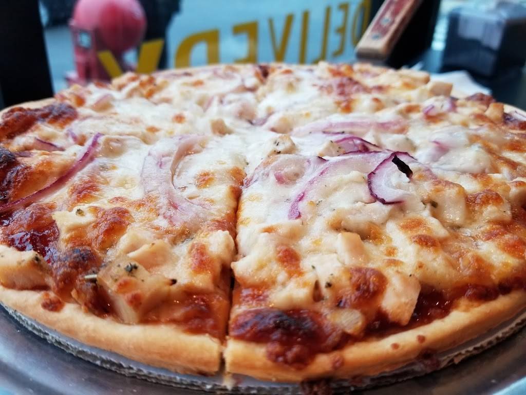 Amatos Pizza Lincoln Park | restaurant | 953 W Willow St, Chicago, IL 60614, USA | 3126401299 OR +1 312-640-1299