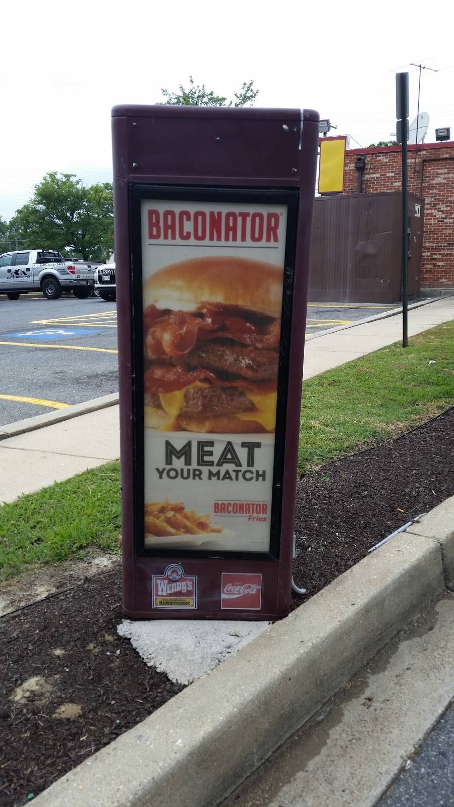 Wendys | restaurant | 5425 Silver Hill Rd, District Heights, MD 20747, USA | 3015680088 OR +1 301-568-0088