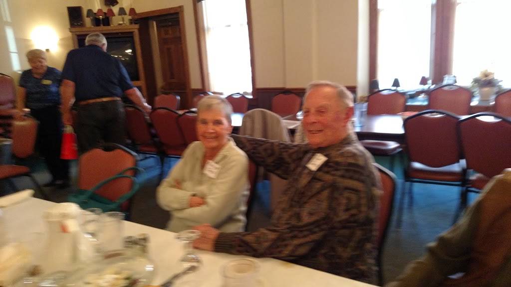 Schnipke Inn | restaurant | 202 W Main St, Ottawa, OH 45875, USA | 4195233068 OR +1 419-523-3068