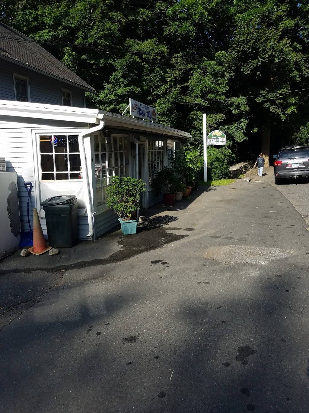 West Lane Pizza & Deli | restaurant | 127 West Ln, Ridgefield, CT 06877, USA | 2034387870 OR +1 203-438-7870