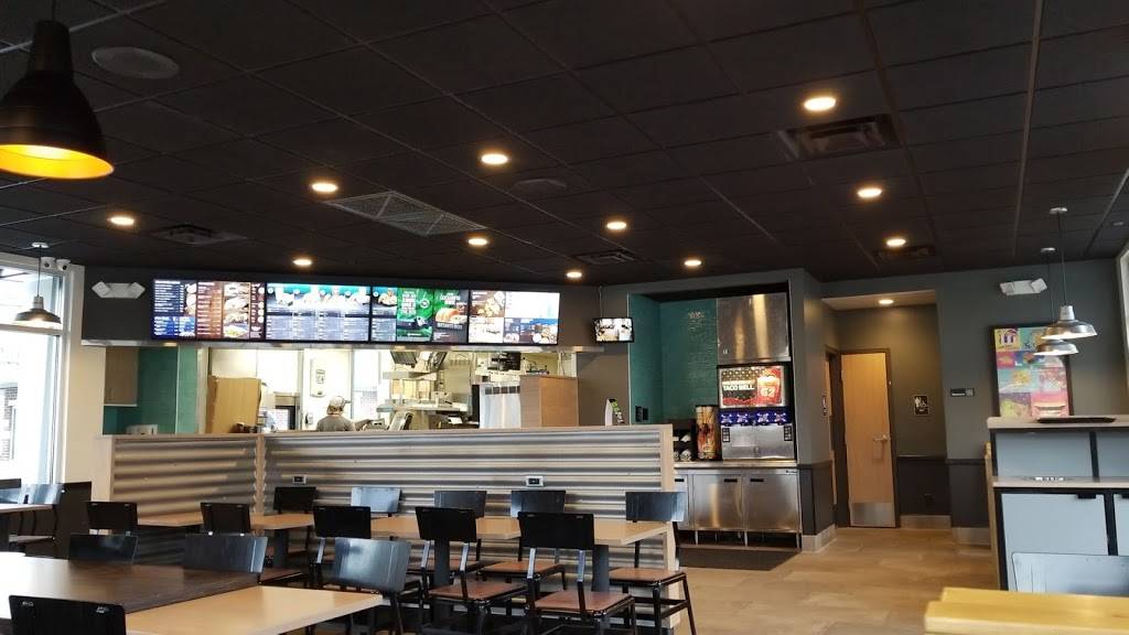 Taco Bell | meal takeaway | 69069 M-62, Edwardsburg, MI 49112, USA | 2696630242 OR +1 269-663-0242