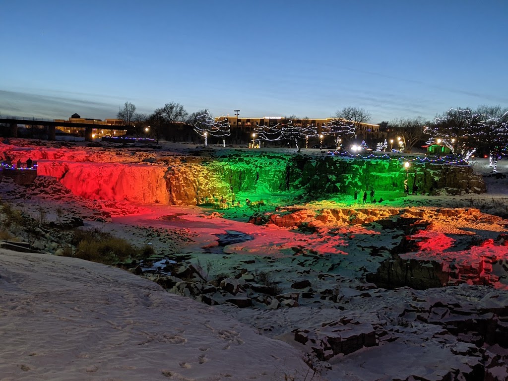 Falls Overlook Cafe | restaurant | 825 N Weber Ave, Sioux Falls, SD 57103, USA | 6053674885 OR +1 605-367-4885