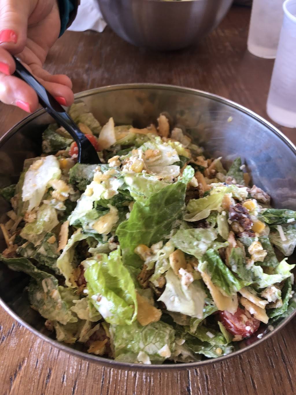 Crisp Salad Company | restaurant | 8018 Park Ln #105, Dallas, TX 75231, USA | 4692329882 OR +1 469-232-9882