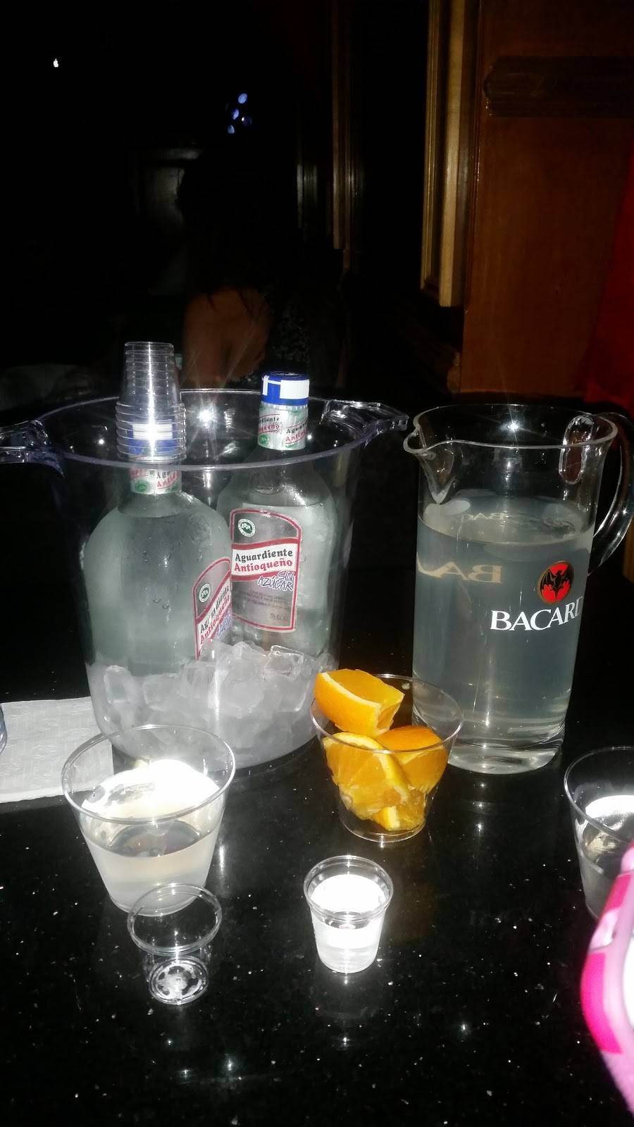 New Station House Bar & Grill | restaurant | 253 Morris Ave, Elizabeth, NJ 07208, USA | 9083551646 OR +1 908-355-1646