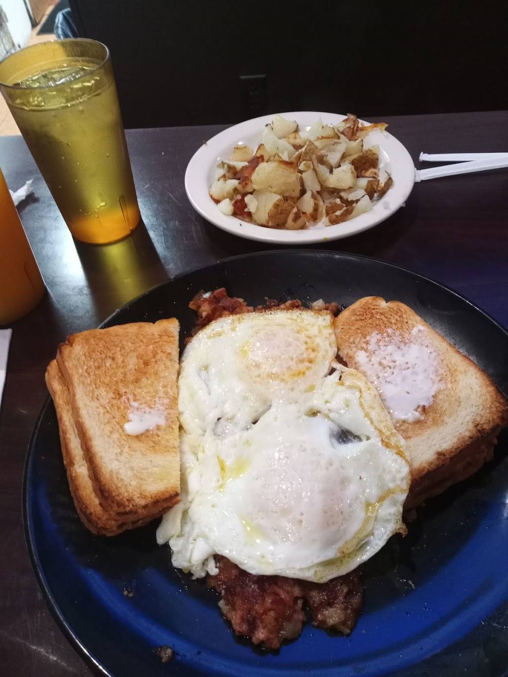 Jims on Main | restaurant | 785 E Main St, Rochester, NY 14605, USA | 5854424172 OR +1 585-442-4172