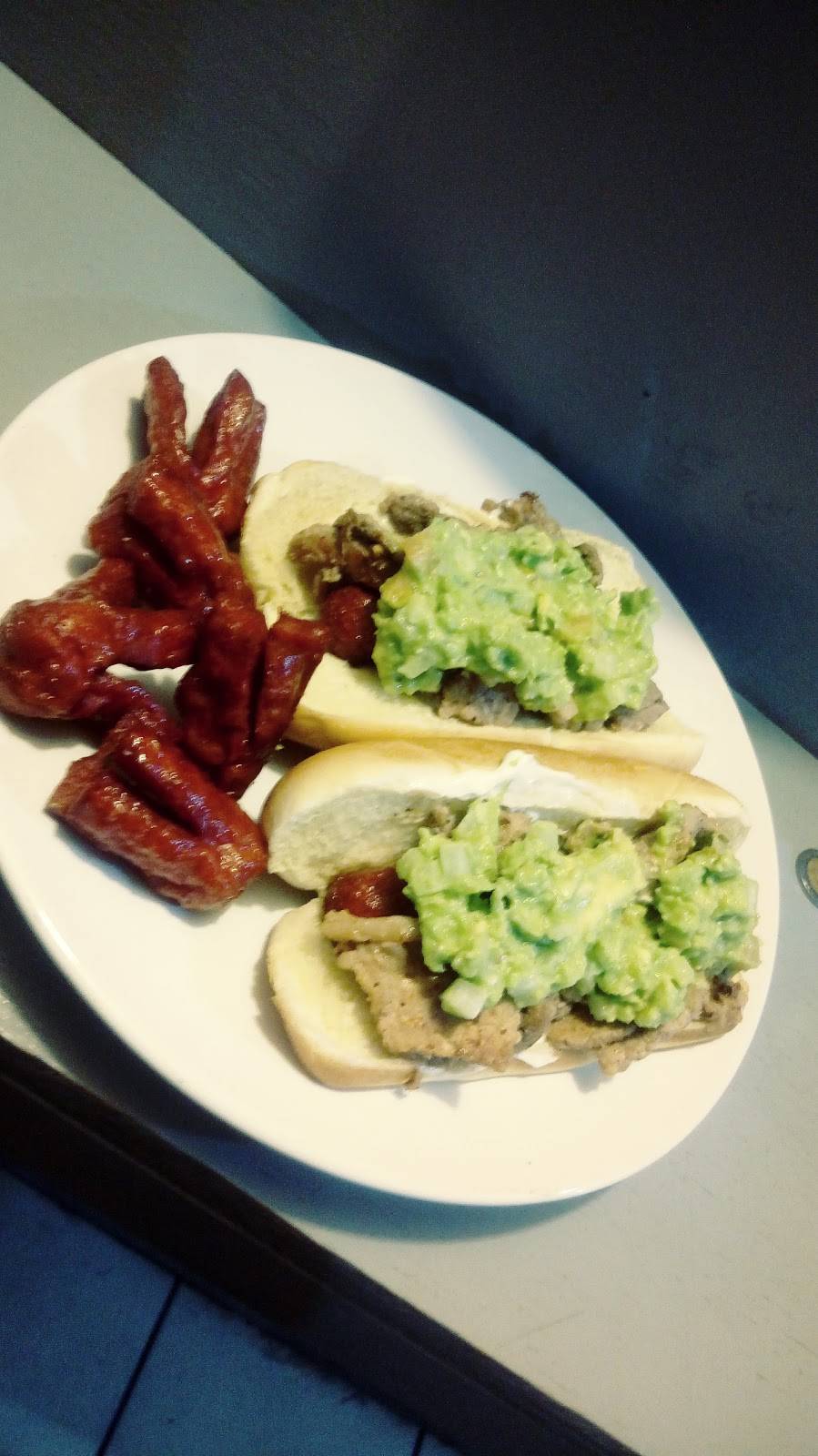 Burgers Y Mas | restaurant | 22185, Cruz del Sur 82, Sanchez Taboada Produtsa, 22185 Tijuana, B.C., Mexico | 9036208 OR +52 9036208