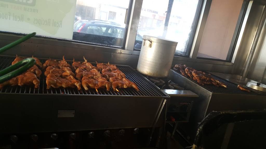 Charo Chicken | restaurant | 333 Main St, Seal Beach, CA 90740, USA | 5625940909 OR +1 562-594-0909