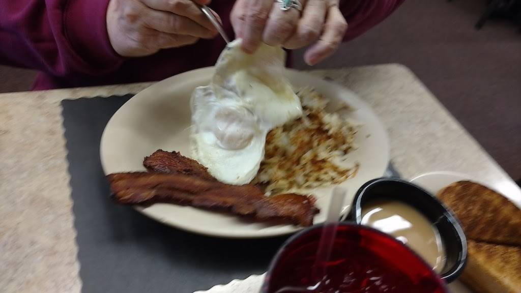 Meet Me At Irenes | restaurant | 264 Kent Ave NE, Hartville, OH 44632, USA | 3308776477 OR +1 330-877-6477