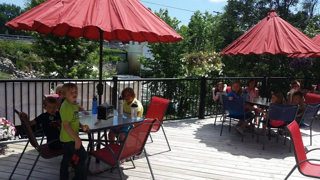 Riverview Place | meal takeaway | 21 N Broadway, Pelican Rapids, MN 56572, USA | 2188634040 OR +1 218-863-4040