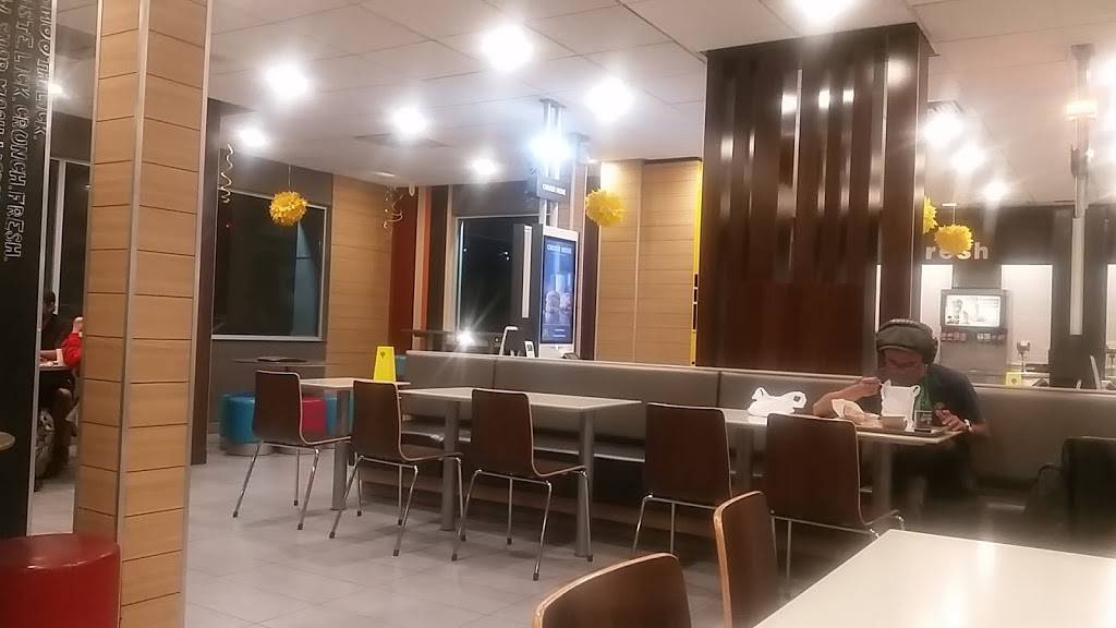 McDonalds | cafe | 4166 Melrose Ave, Los Angeles, CA 90029, USA | 3239063971 OR +1 323-906-3971