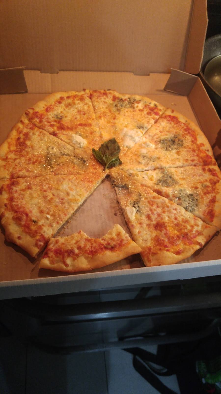 Rocco’s pizza & pasta | restaurant | 972 The Queensway, Etobicoke, ON M8Z 1P6, Canada | 4162522333 OR +1 416-252-2333