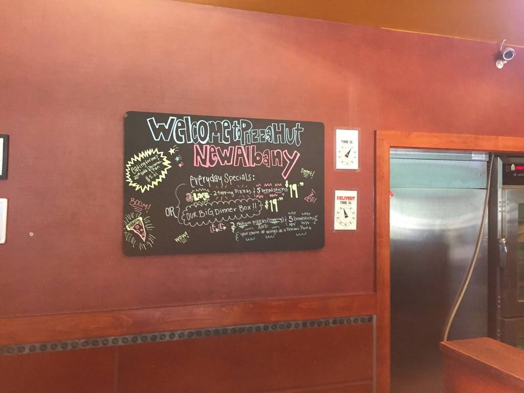 Pizza Hut | restaurant | 5121 N Hamilton Rd, Columbus, OH 43230, USA | 6144709972 OR +1 614-470-9972