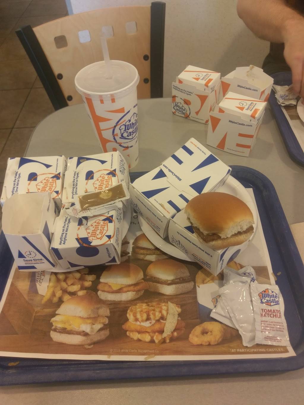 White Castle | restaurant | 2006 N Mulberry St, Elizabethtown, KY 42701, USA | 2707691243 OR +1 270-769-1243