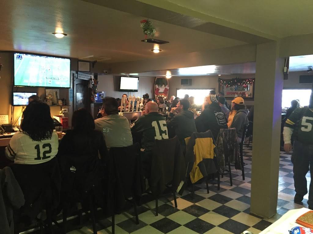 Outskirtz Saloon | restaurant | 2328 N New Franken Rd, New Franken, WI 54229, USA | 9208661590 OR +1 920-866-1590