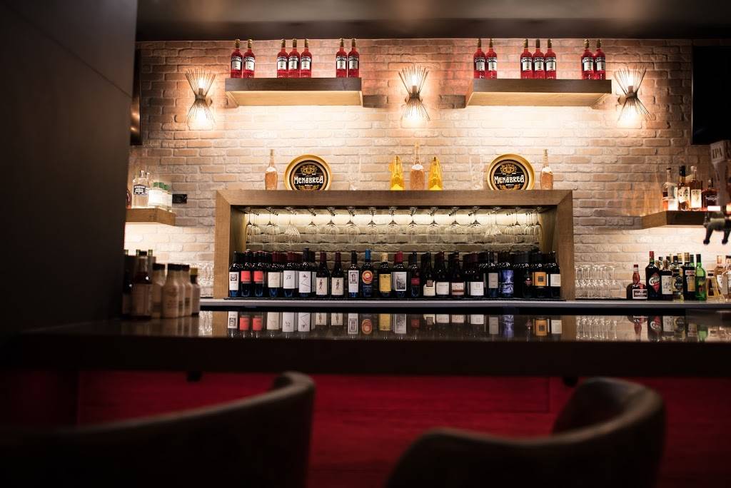 Casatis Pizza Vino | restaurant | 444 W Fullerton Pkwy, Chicago, IL 60614, USA | 7738571237 OR +1 773-857-1237