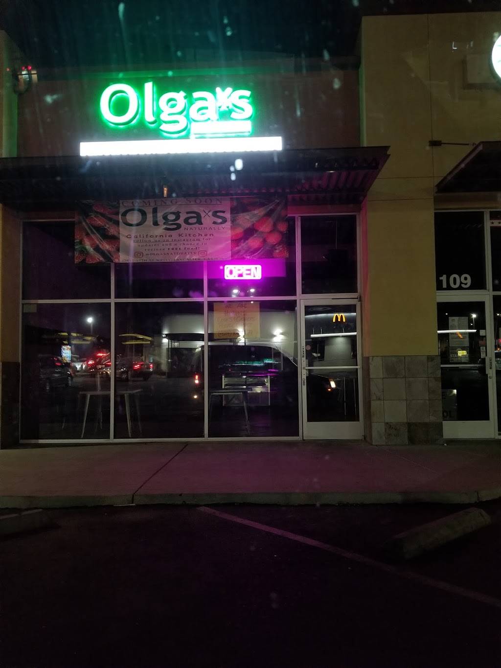 Olgas Naturally: California Kitchen | restaurant | 42815 30th St, Lancaster, CA 93536, USA | 6619414075 OR +1 661-941-4075