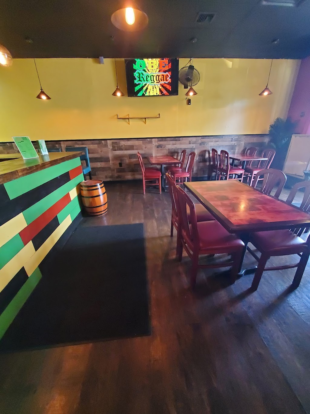 VIBES Caribbean Cuisine | restaurant | 1301 Chestnut St, Emmaus, PA 18049, USA | 6109667777 OR +1 610-966-7777