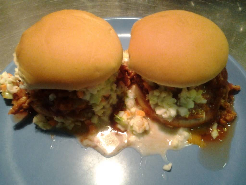 Clays Popeyes BBQ | restaurant | 1121 S Grand Ave E, Springfield, IL 62703, USA | 2175220386 OR +1 217-522-0386