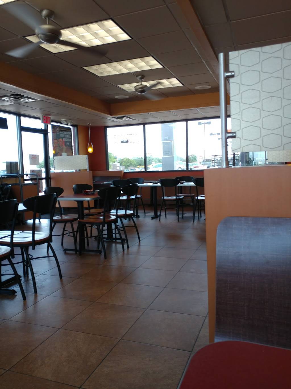 Jack in the Box | restaurant | 13555 Preston Rd, Dallas, TX 75240, USA | 9722392782 OR +1 972-239-2782