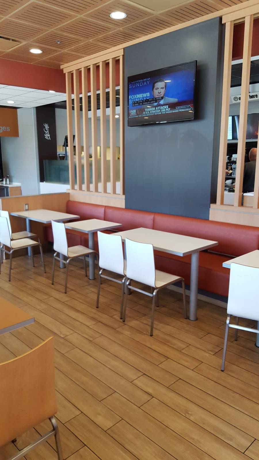 McDonalds | cafe | 1212 Egg Harbor Rd, Sturgeon Bay, WI 54235, USA | 9207432622 OR +1 920-743-2622